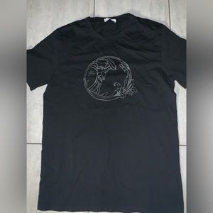 Versace T shirt. Worn 2x. 9/10 condition.